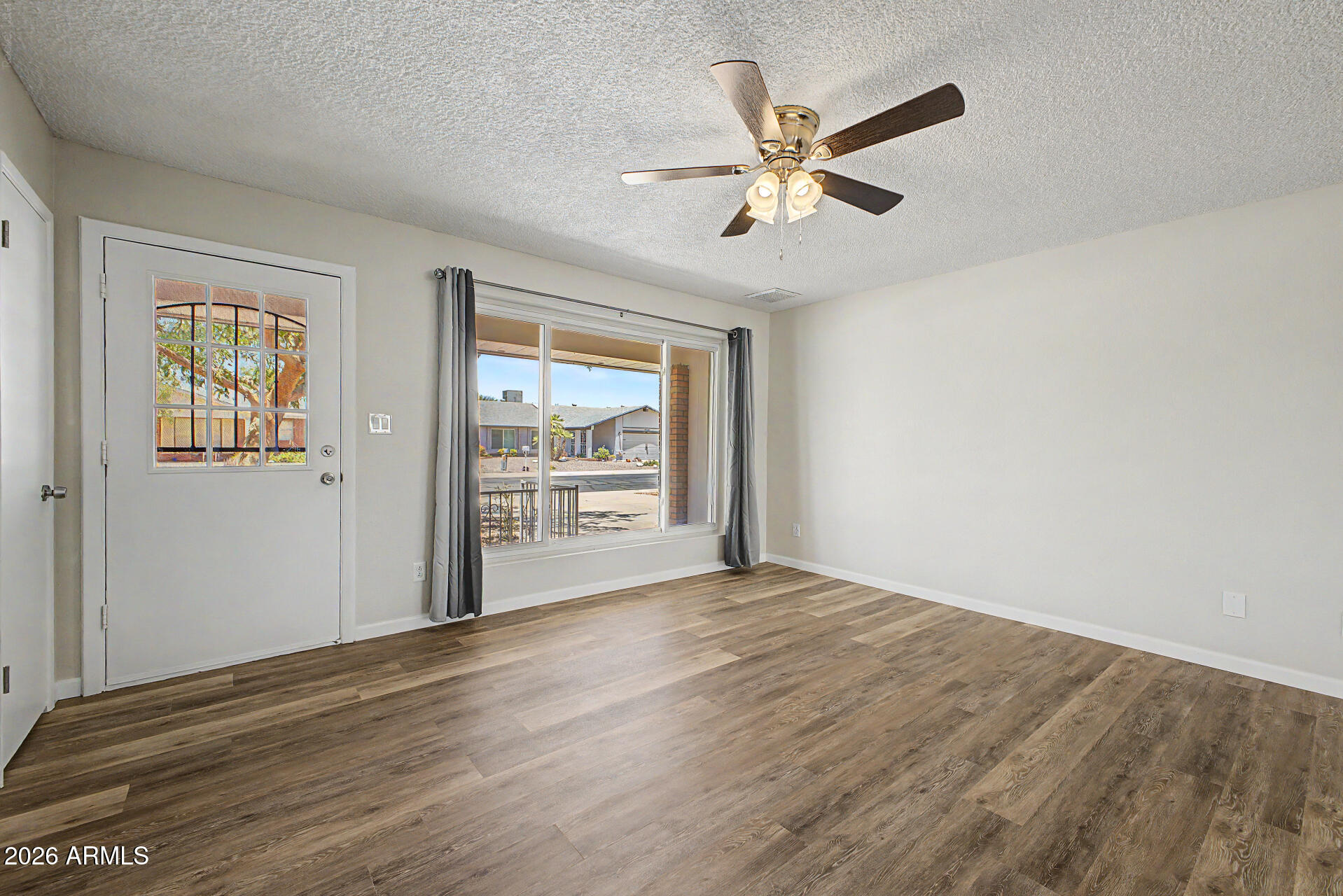 10443 West Ruth Avenue Peoria, AZ 85345 - Photo 7 of 29