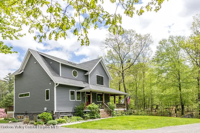 $1,585,000 | 43 Bee Tree Lane, Accord, NY 12404