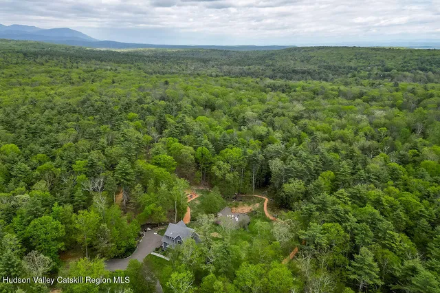 $1,585,000 | 43 Bee Tree Lane, Accord, NY 12404