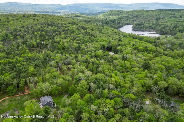 $1,585,000 | 43 Bee Tree Lane, Accord, NY 12404