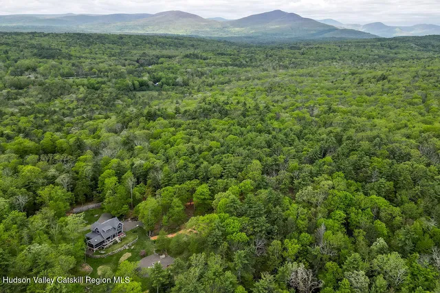 $1,585,000 | 43 Bee Tree Lane, Accord, NY 12404