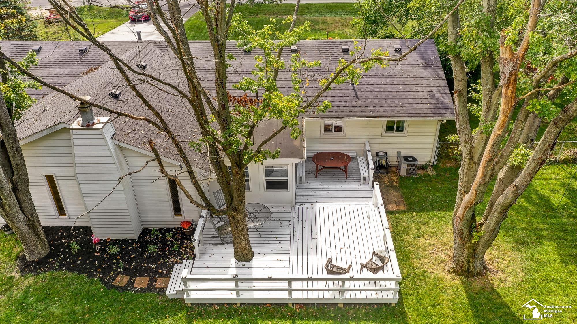 3388 West Temperance Road Lambertville, MI 48144 - Photo 4 of 45 50124165-3.JPG