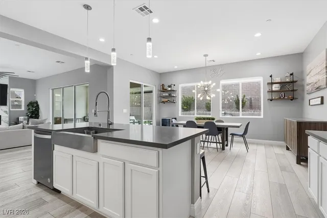 $949,999 | 2562 Millburn Drive, Henderson, NV 89044