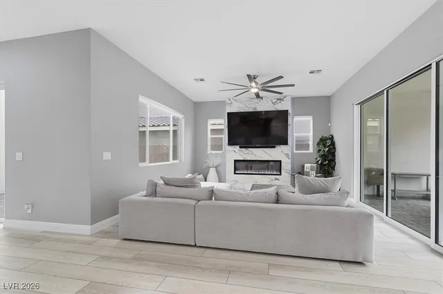 $949,999 | 2562 Millburn Drive, Henderson, NV 89044