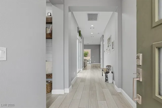 $949,999 | 2562 Millburn Drive, Henderson, NV 89044