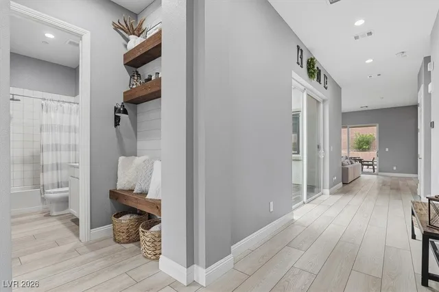 $949,999 | 2562 Millburn Drive, Henderson, NV 89044