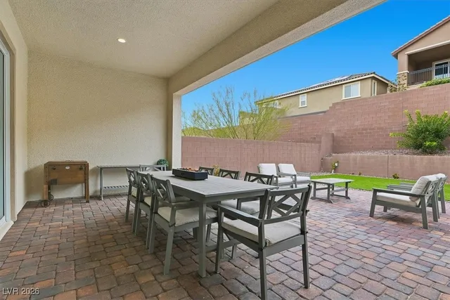 $949,999 | 2562 Millburn Drive, Henderson, NV 89044