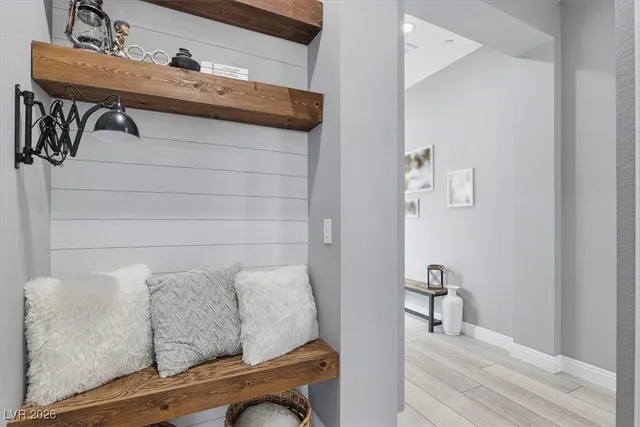 $949,999 | 2562 Millburn Drive, Henderson, NV 89044