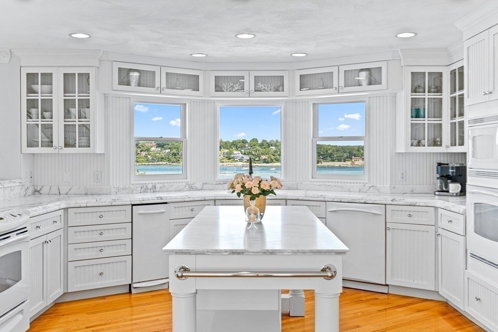 19 Wyoma Road Gloucester, MA 01930 - Photo 3 of 42