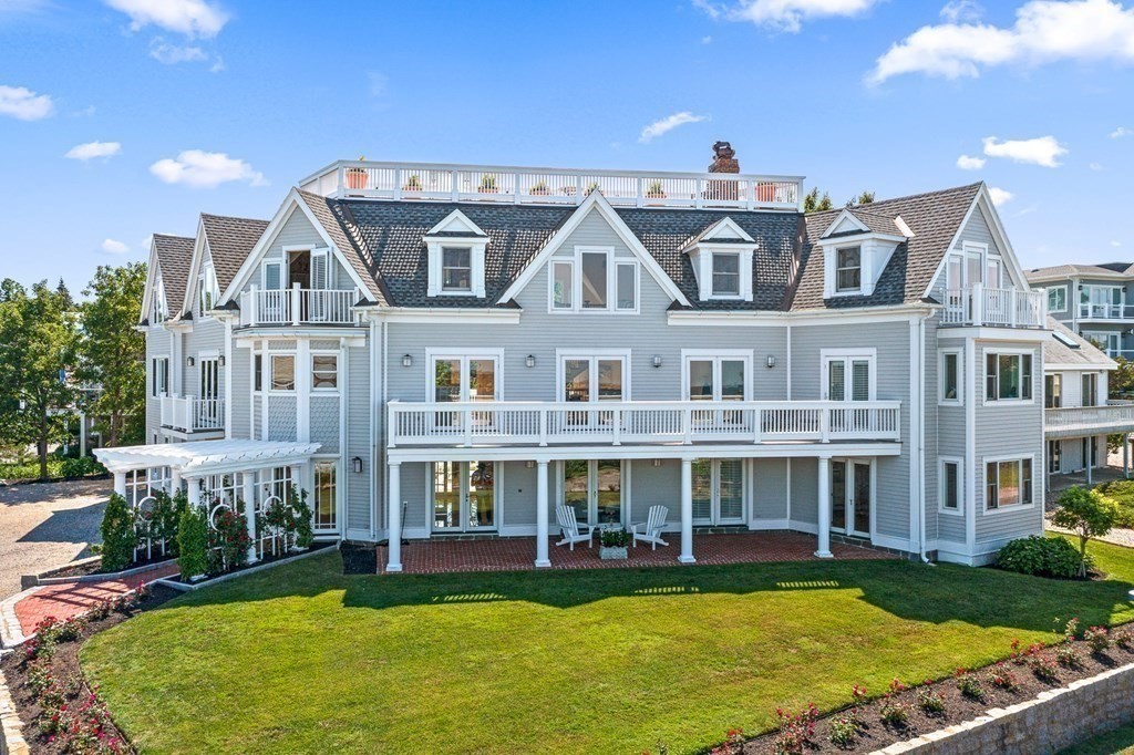 19 Wyoma Road Gloucester, MA 01930 - Photo 4 of 42