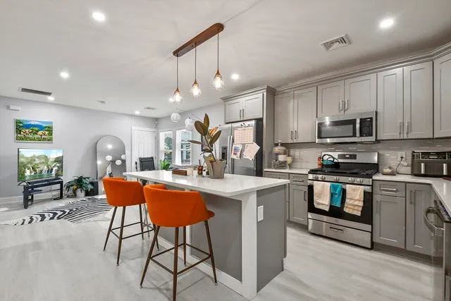 $3,450 | 60 Brook Road, Unit 2, Milton, MA 02186