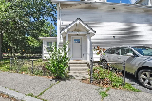 $3,450 | 60 Brook Road, Unit 2, Milton, MA 02186