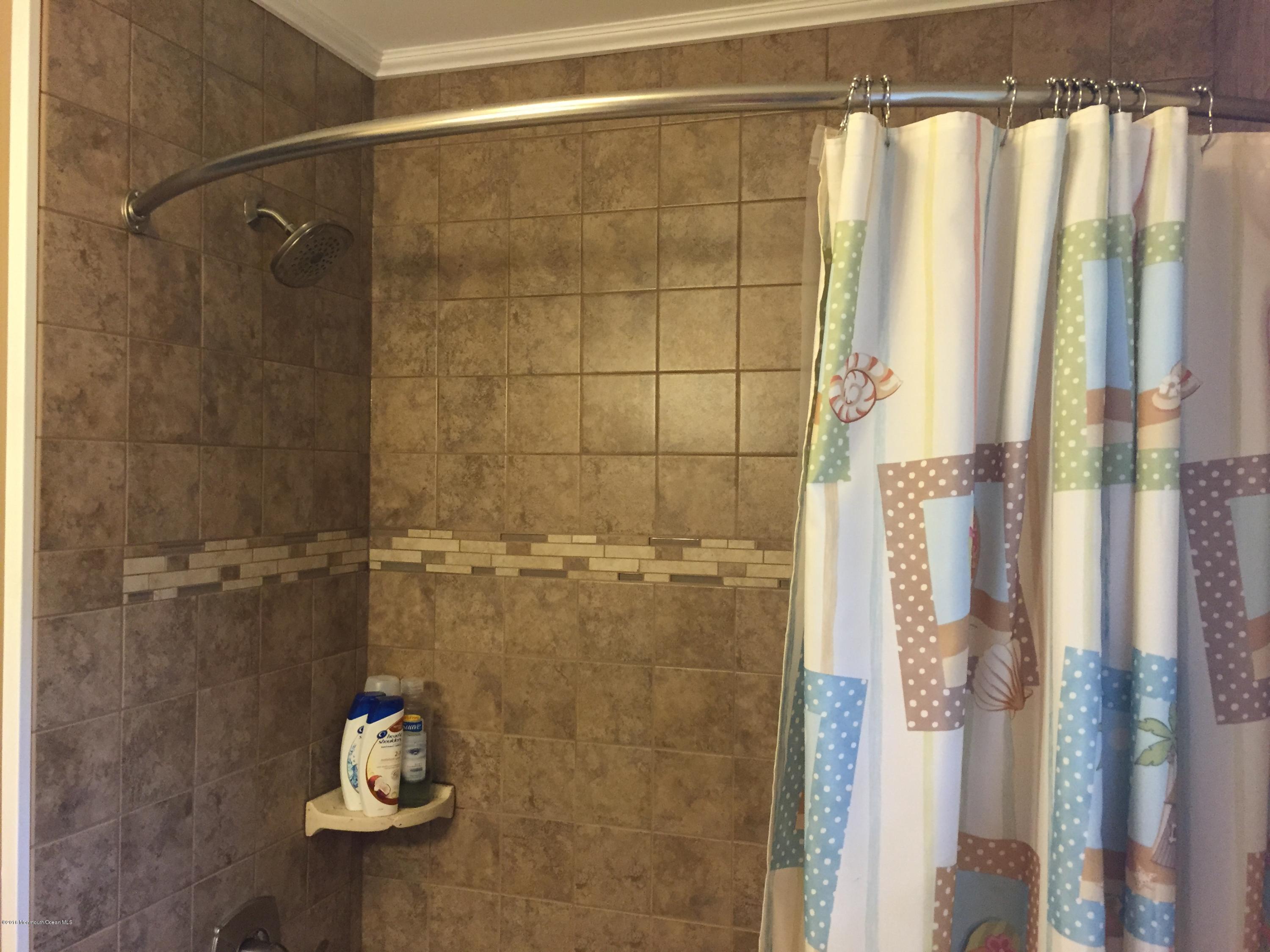 2112 Kenneth Road Point Pleasant, NJ 08742 - Photo 14 of 22 shower
