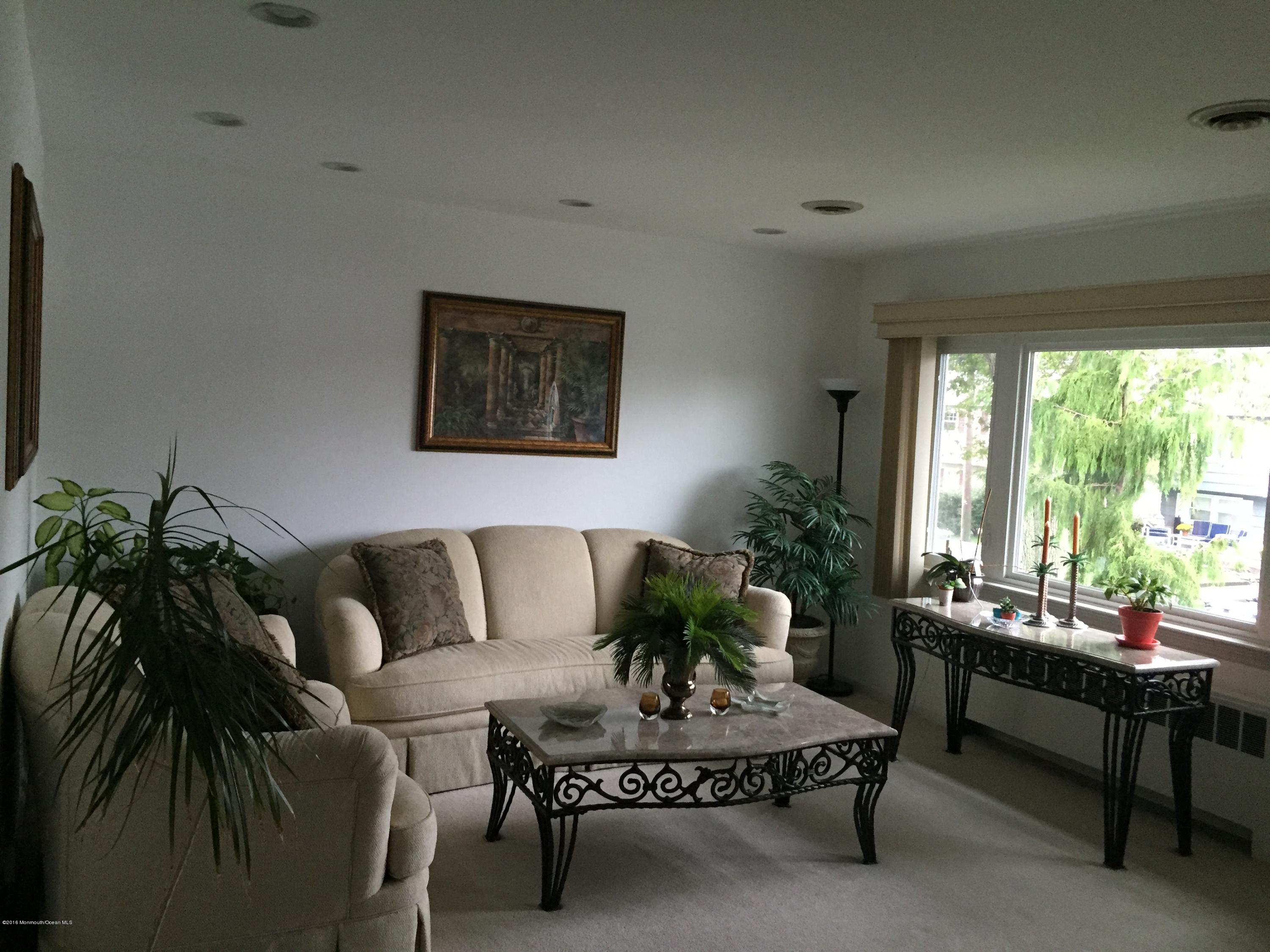 2112 Kenneth Road Point Pleasant, NJ 08742 - Photo 4 of 22 livingroom 2