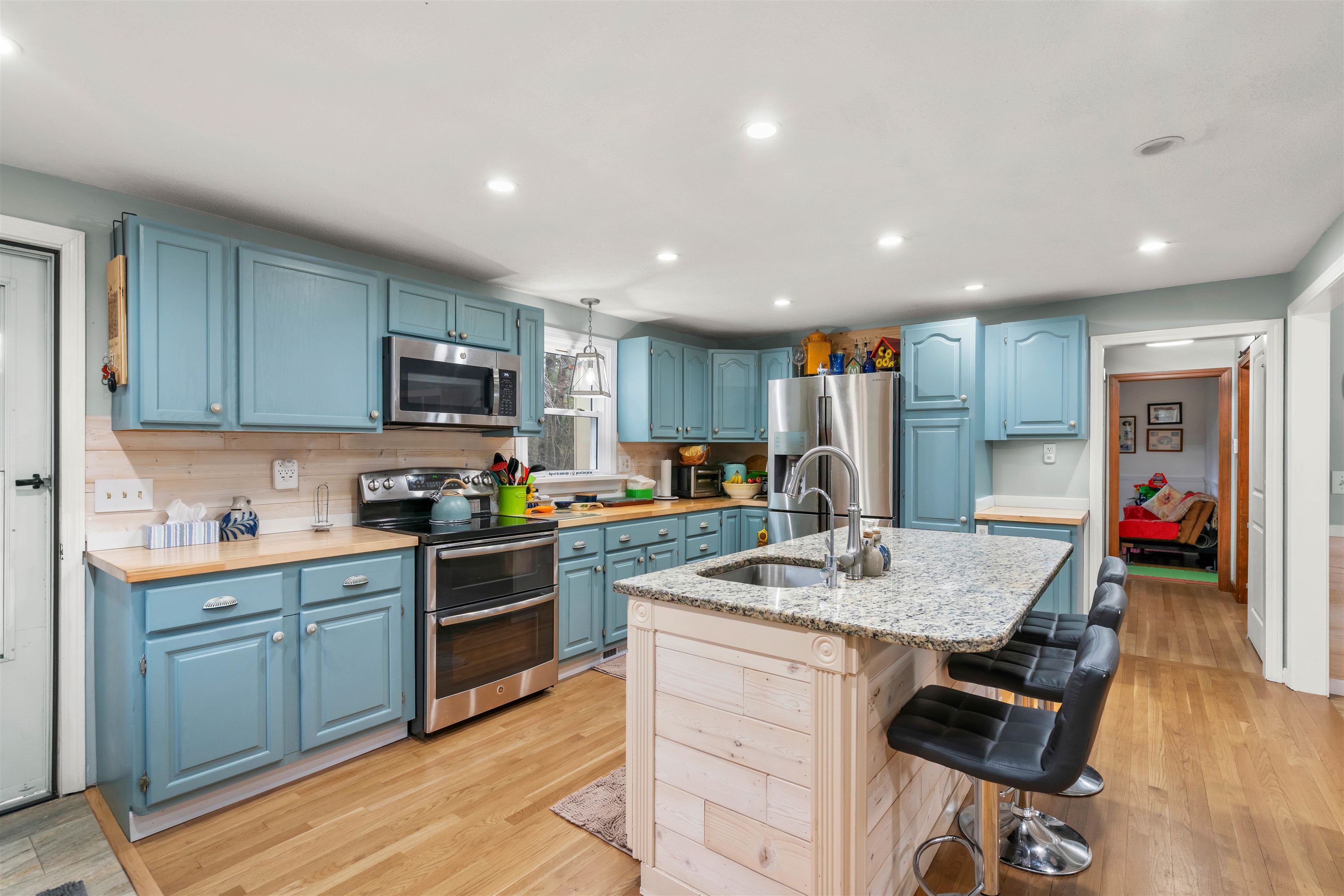 1 Lisa Road Windham, NH 03087 - Photo 13 of 58