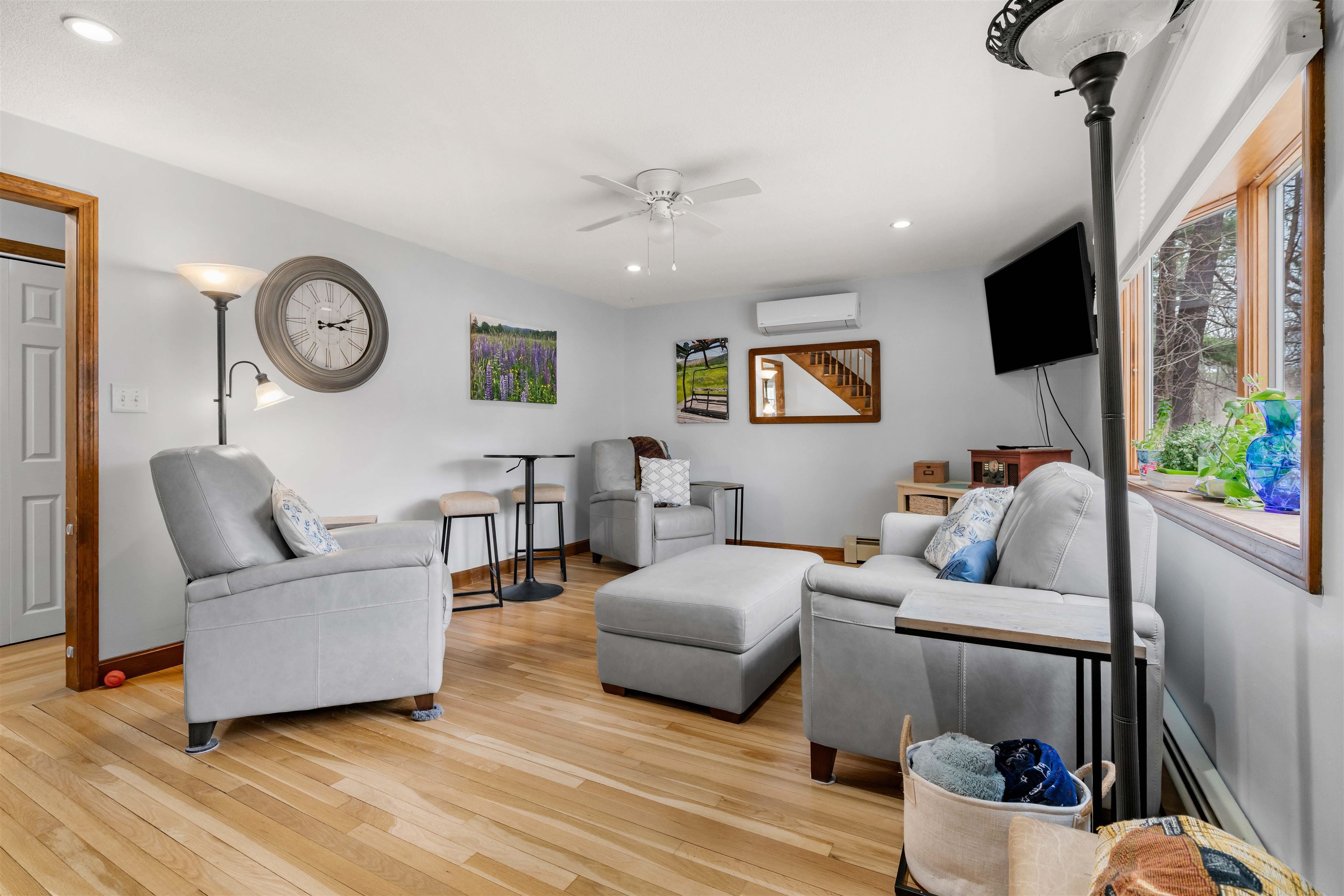 1 Lisa Road Windham, NH 03087 - Photo 4 of 58