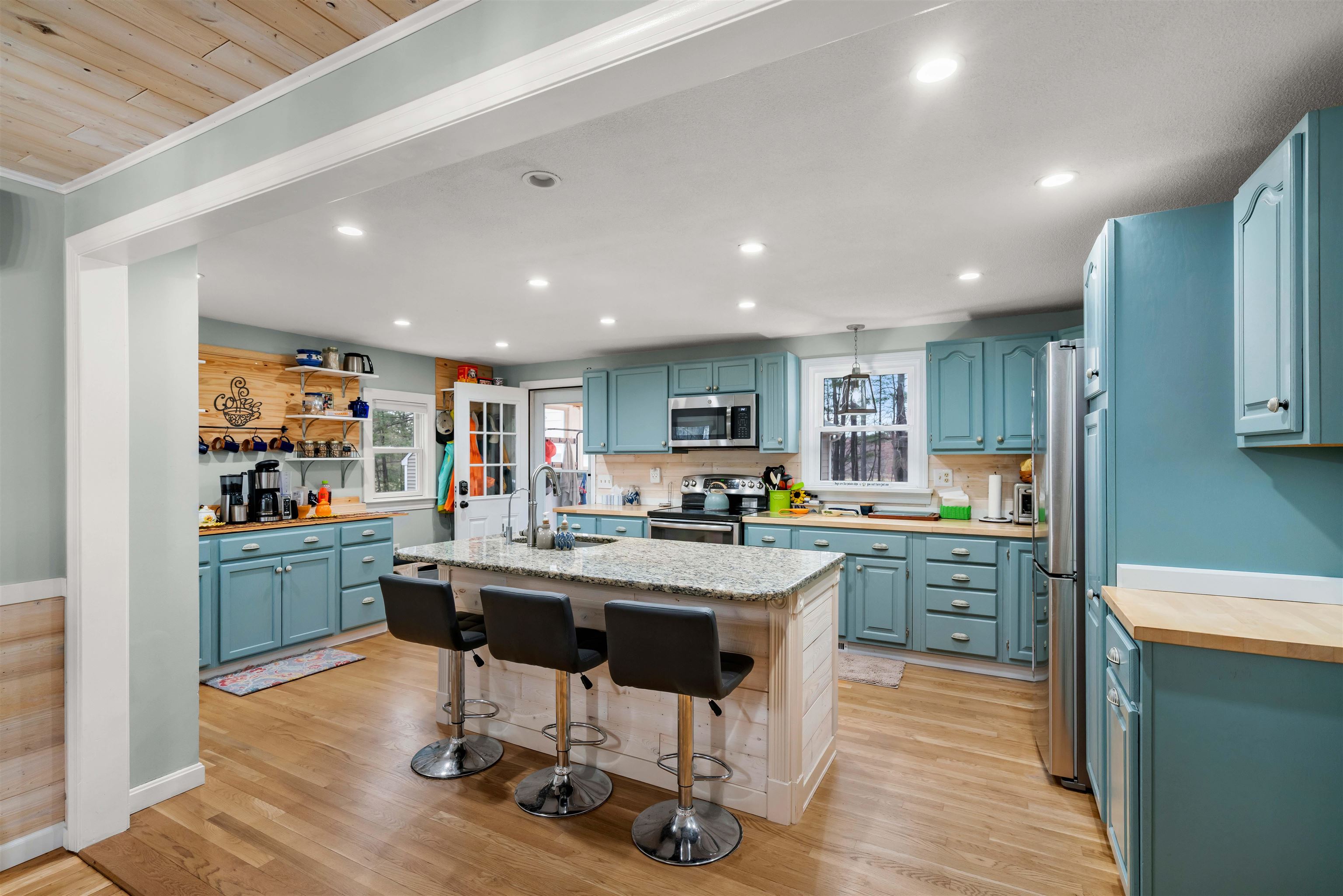 1 Lisa Road Windham, NH 03087 - Photo 10 of 58