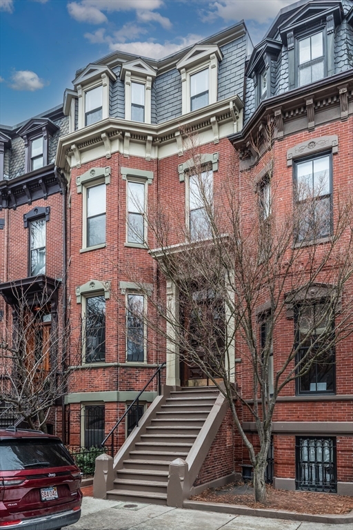 23 Braddock Park, Unit 2 Boston, MA 02116 - Photo 21 of 22 front view of a building