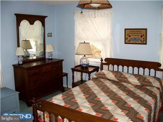 558 Pedley Road Philadelphia, PA 19128 - Photo 3 of 10 Gallery Image 3