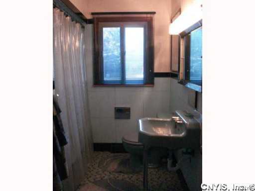 114 Claire Road Syracuse, NY 13214 - Photo 11 of 16 Other