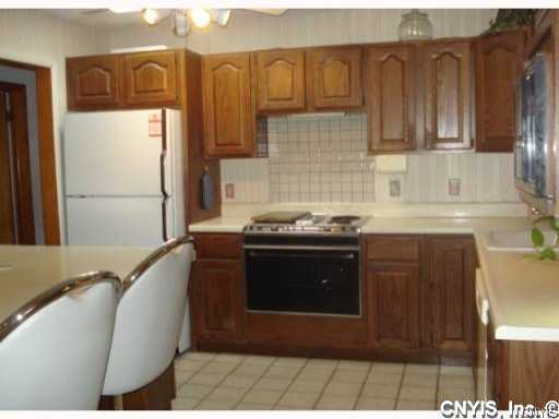 114 Claire Road Syracuse, NY 13214 - Photo 9 of 16 Other