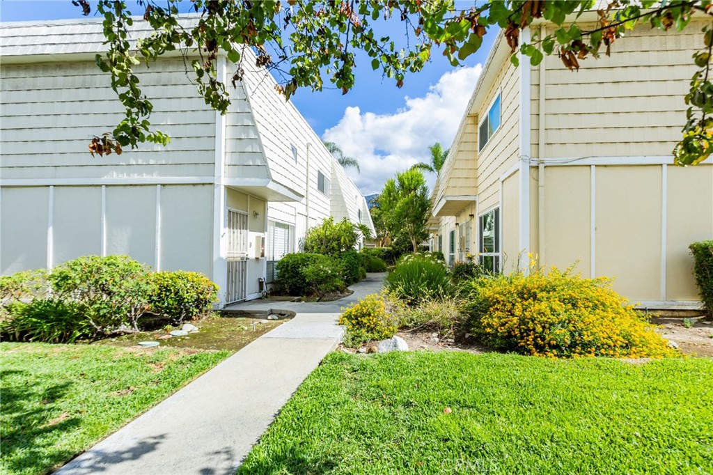 1434 Highland Avenue, Unit 8 Duarte, CA 91010 - Photo 2 of 26