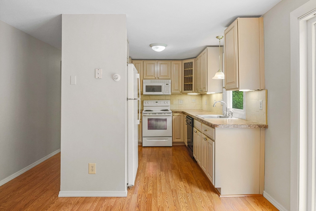 47 Hapgood Road Worcester, MA 01609 - Photo 7 of 35 Gallery Image 7
