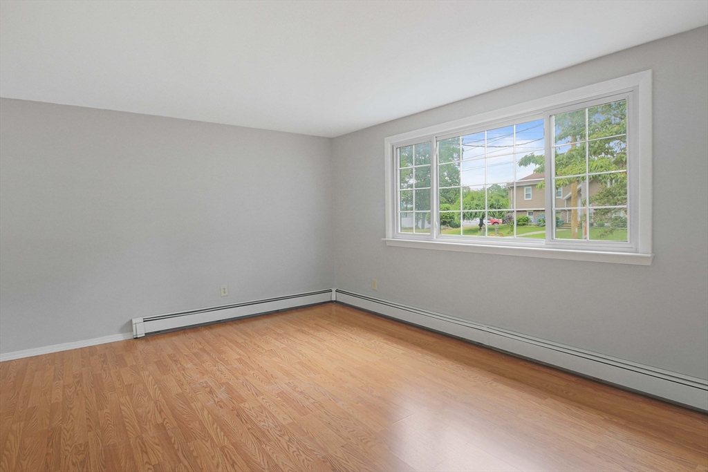 47 Hapgood Road Worcester, MA 01609 - Photo 9 of 35 Gallery Image 9