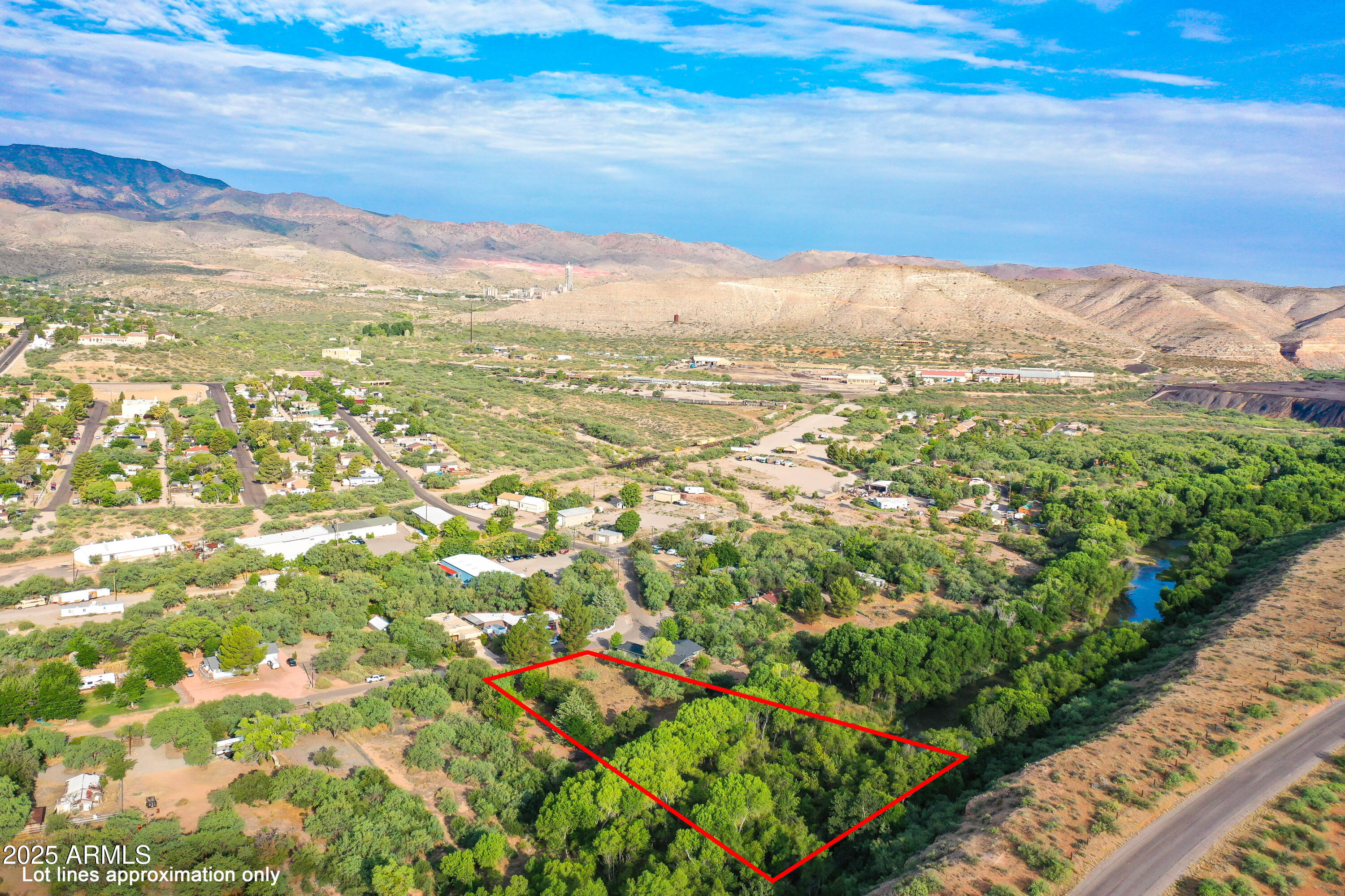 125 Rincon Drive Clarkdale, AZ 86324 - Photo 4 of 6 a view of city and mountain