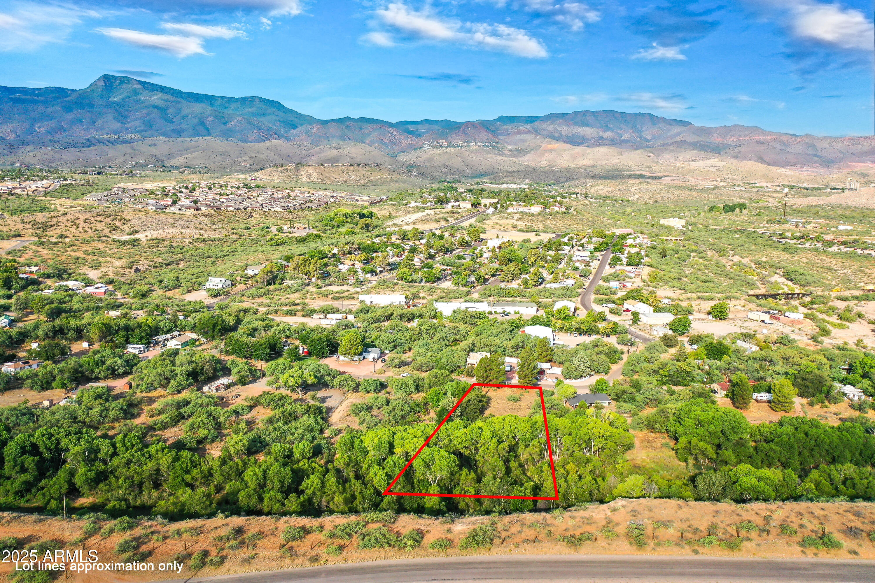 125 Rincon Drive Clarkdale, AZ 86324 - Photo 5 of 6 a view of an outdoor space and mountain view