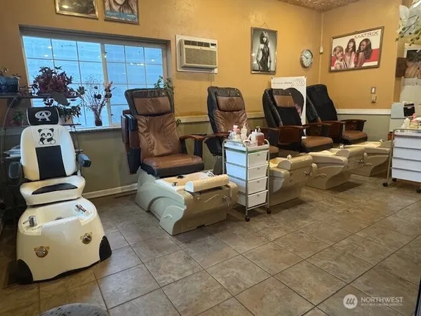 $1,645 | 9222 Silverdale Way Northwest, Silverdale, WA 98383