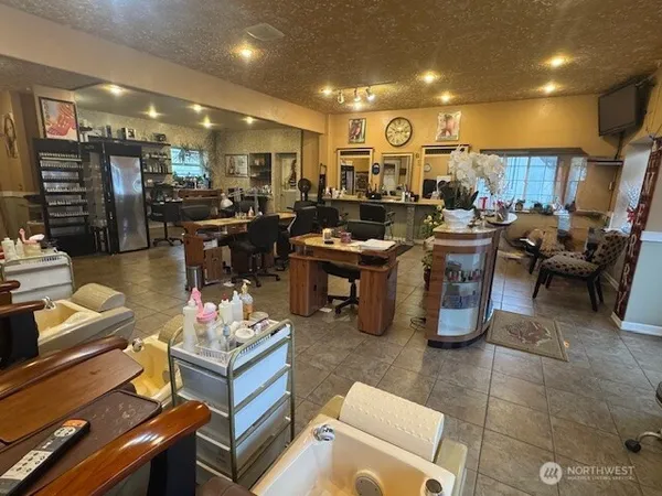 $1,645 | 9222 Silverdale Way Northwest, Silverdale, WA 98383