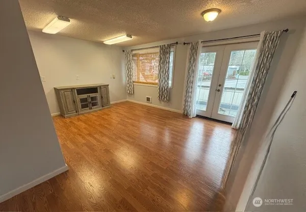 $1,645 | 9222 Silverdale Way Northwest, Silverdale, WA 98383