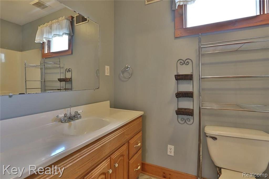 11868 Grafton Road Carleton, MI 48117 - Photo 21 of 27