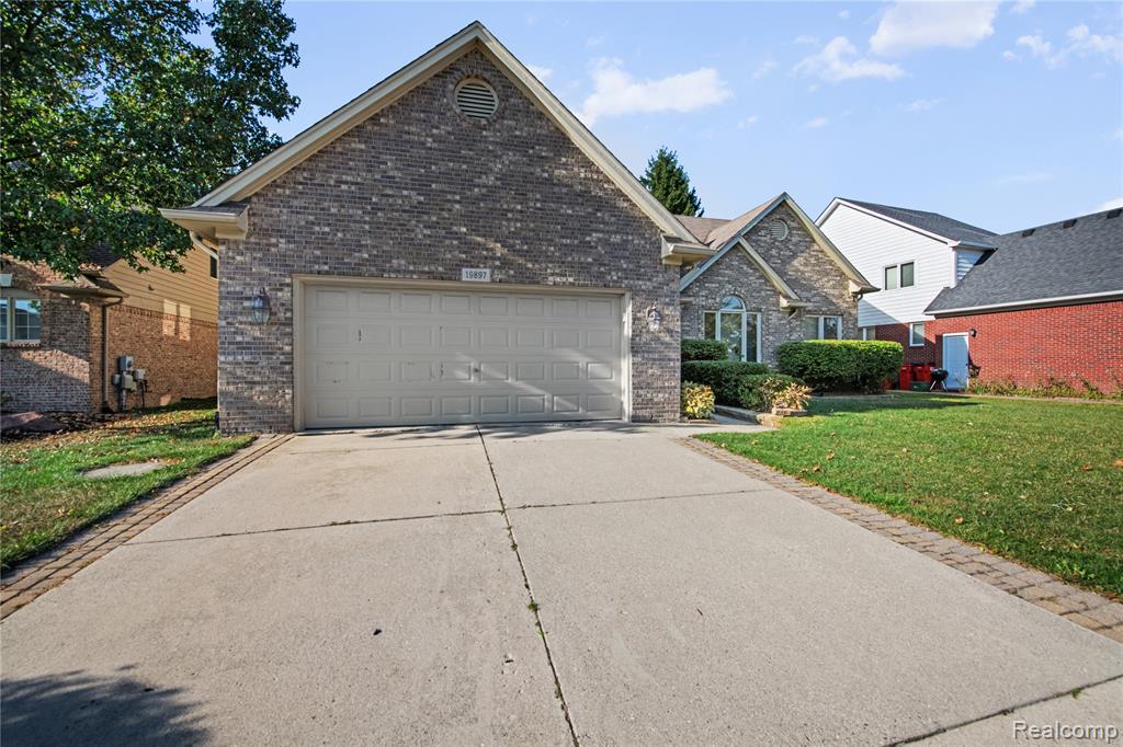 19897 Mapleton Drive Macomb, MI 48044 - Photo 4 of 46