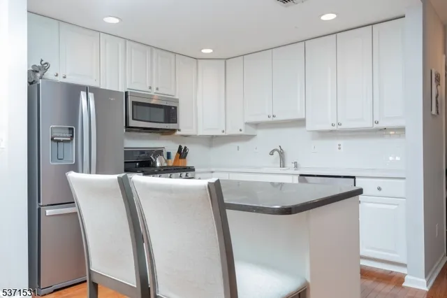 $445,000 | 130 Barrister Drive, Unit 130, Butler, NJ 07405