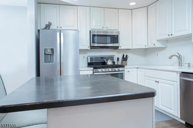 $445,000 | 130 Barrister Drive, Unit 130, Butler, NJ 07405