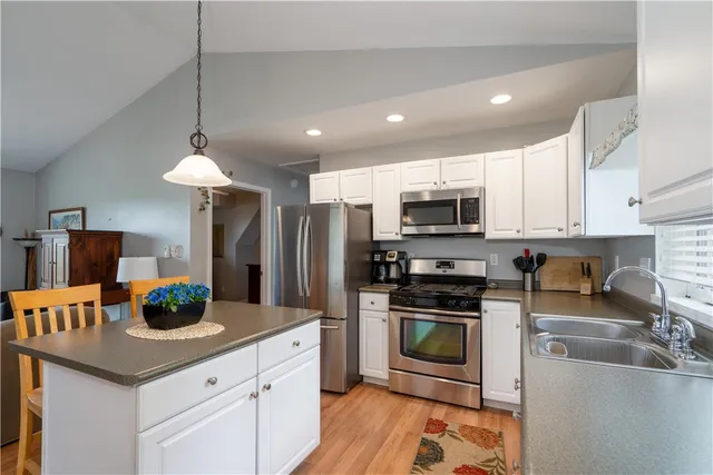 $1,895 | 4027 Graywood North, Unit B, Livonia, NY 14454