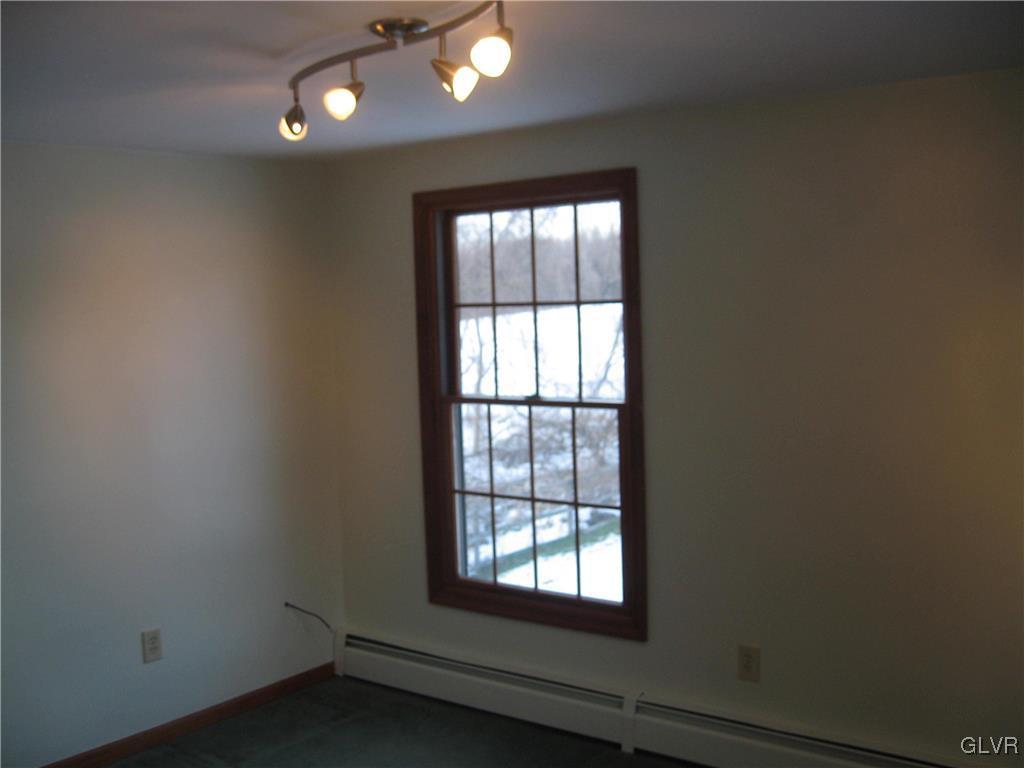 2009 Springtown Hill Road Hellertown, PA 18055 - Photo 19 of 39