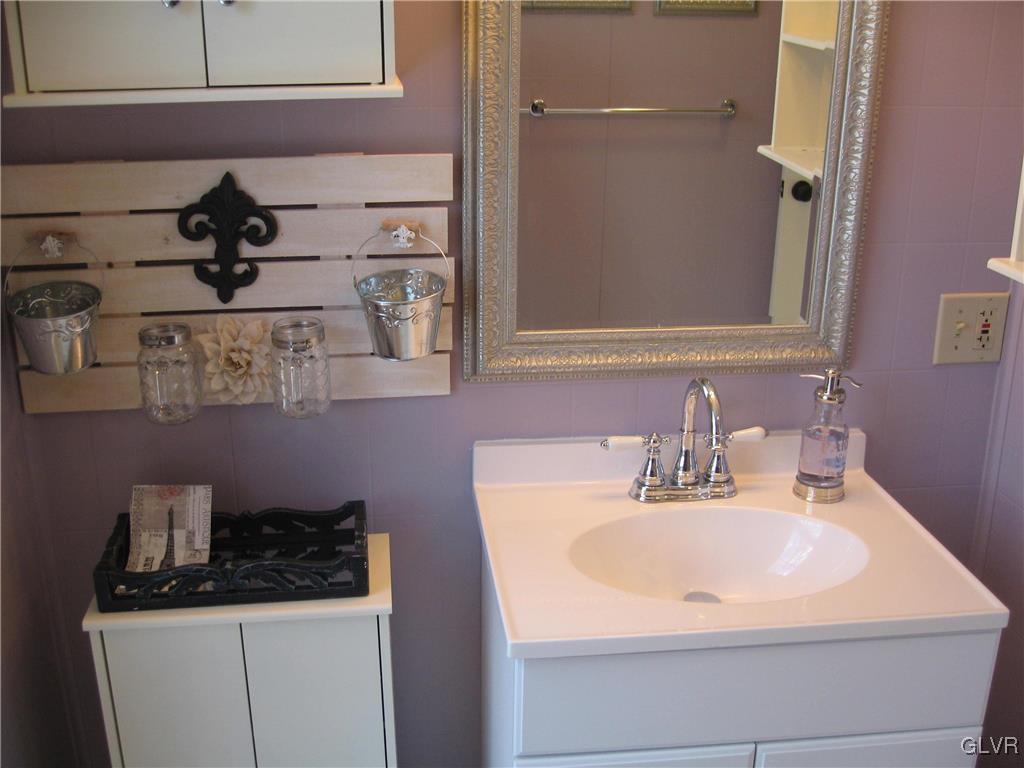 2009 Springtown Hill Road Hellertown, PA 18055 - Photo 24 of 39