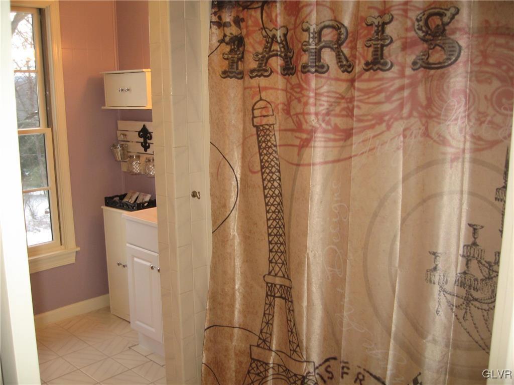2009 Springtown Hill Road Hellertown, PA 18055 - Photo 32 of 39