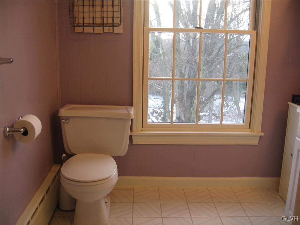 2009 Springtown Hill Road Hellertown, PA 18055 - Photo 34 of 39