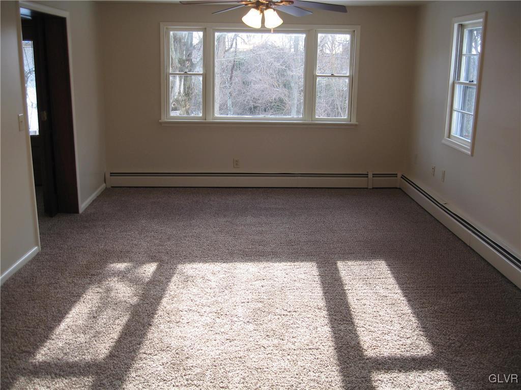 2009 Springtown Hill Road Hellertown, PA 18055 - Photo 9 of 39