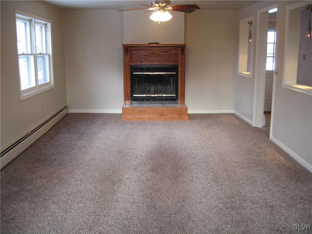 2009 Springtown Hill Road Hellertown, PA 18055 - Photo 10 of 39