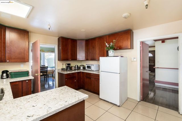 $3,100,000 | 18905 Standish Avenue, Hayward, CA 94541