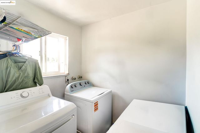 $3,100,000 | 18905 Standish Avenue, Hayward, CA 94541