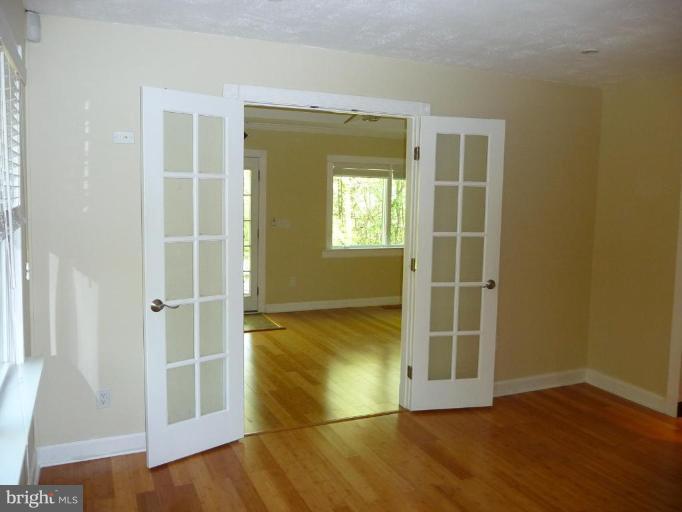 537 Ridgley Road Crownsville, MD 21032 - Photo 7 of 30 Family Room