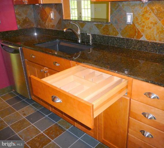537 Ridgley Road Crownsville, MD 21032 - Photo 9 of 30 Kitchen