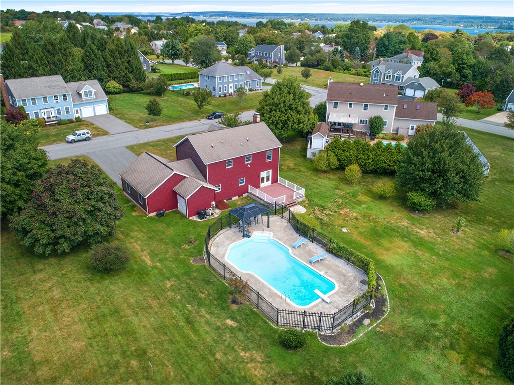 217 Spring Hill Road Portsmouth, RI 02871 - Photo 8 of 21 Gallery Image 8