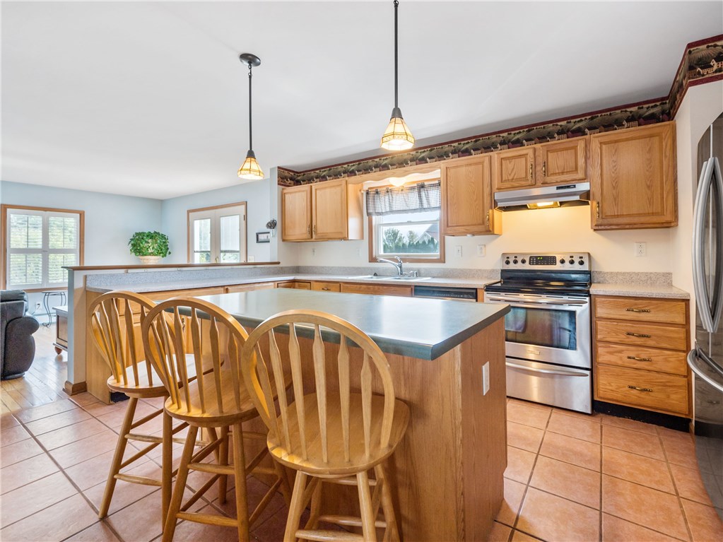 217 Spring Hill Road Portsmouth, RI 02871 - Photo 9 of 21 Gallery Image 9